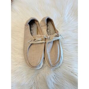 Hey‎ Dude Wendy size 8 GUC